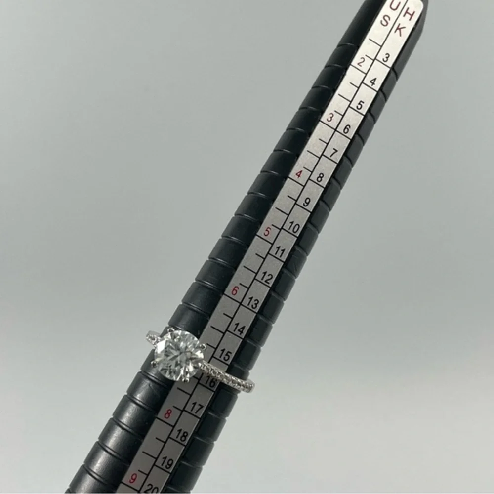 925 Sterling Silver 2ct moissanite